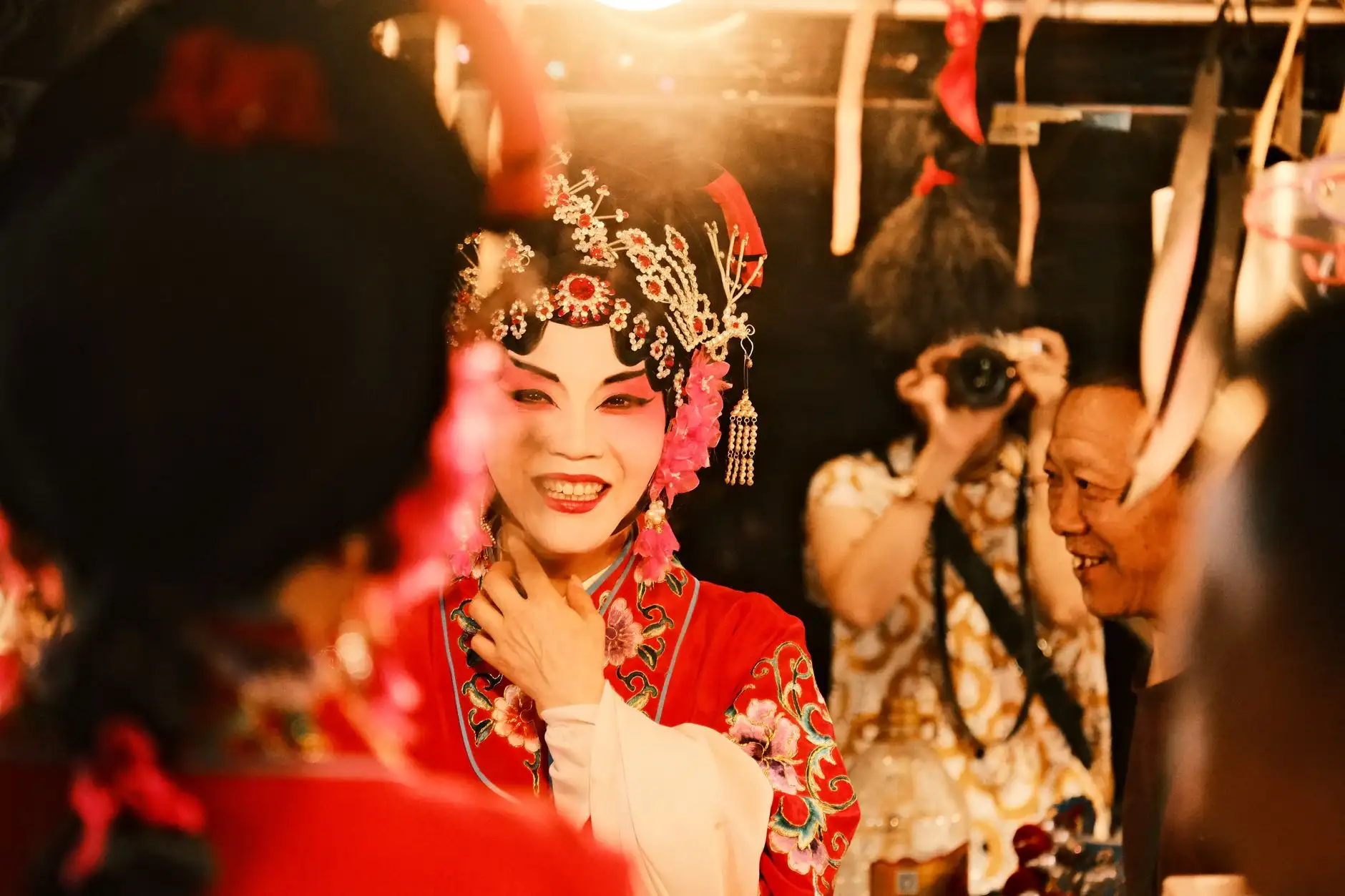 千娱音商务男装产品参数对比：经典款与轻奢款的工艺差异