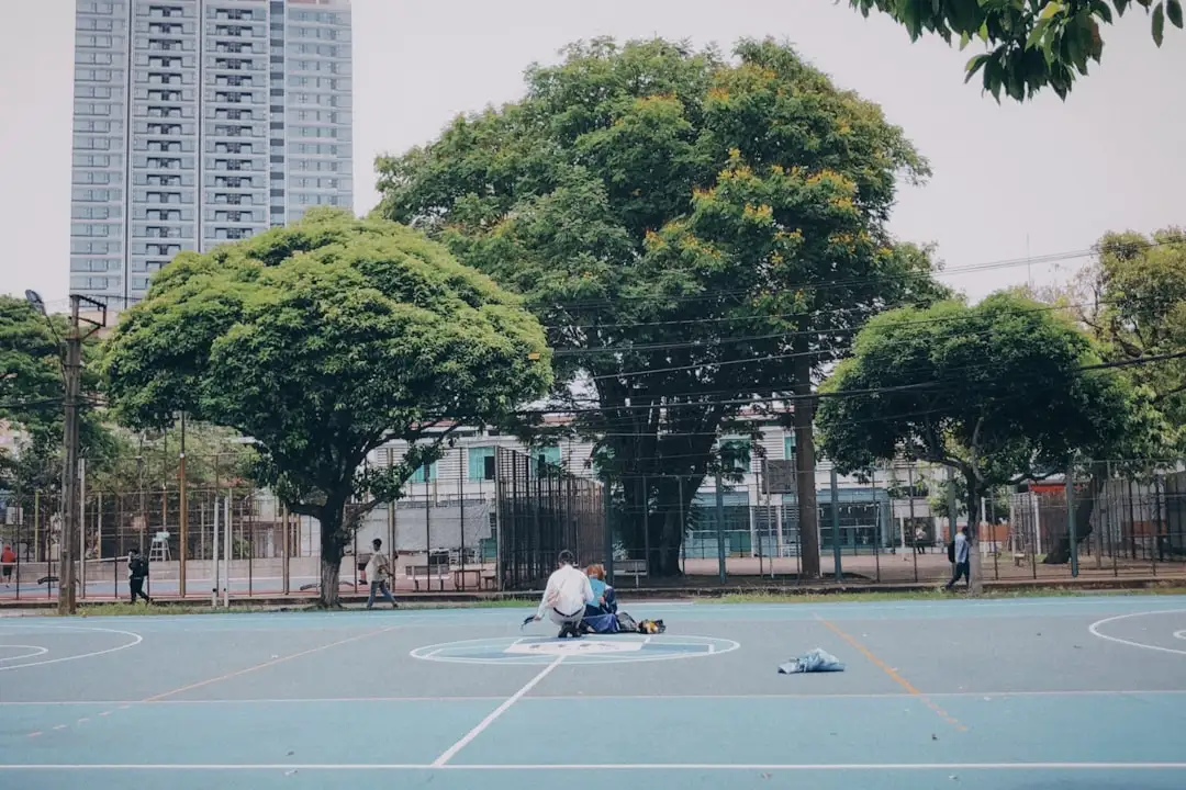 商务男装团购方案设计：企业工装采购的三大核心考量